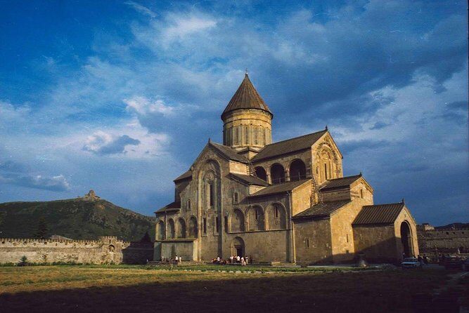 2-Day Private Tour to Kazbegi from Tbilisi - Gveleti Waterfall and Dariali gorge: a calmer second half with real walking time