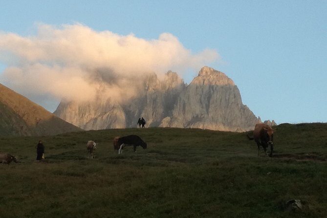 3-Day Hiking Group Tour in Kazbegi - The Big Day to Gergeti Glacier: Church Steps, Sabertse Pass, and Glacier Views