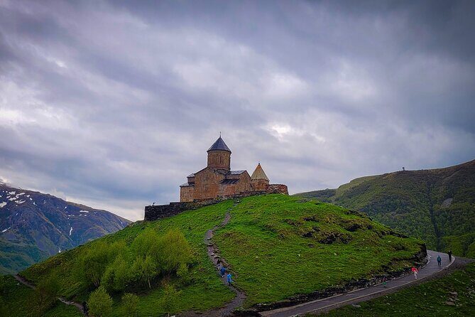A day trip to Great Caucasian mountains - The two rivers at their join: a quick stop with big meaning