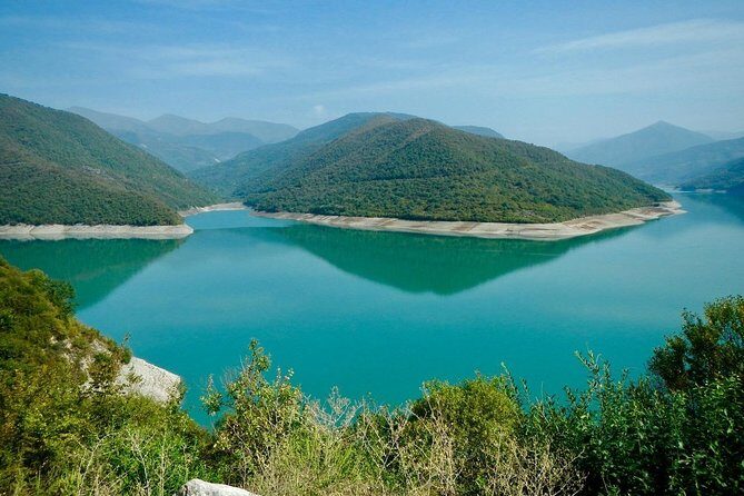 Adventure in Caucasus – Private Tour to Jinvali, Ananuri, Gudauri, Kazbegi - Stop 1: Zhinvali (Jinvali) Water Reservoir for Lake Views and Quick Breaks