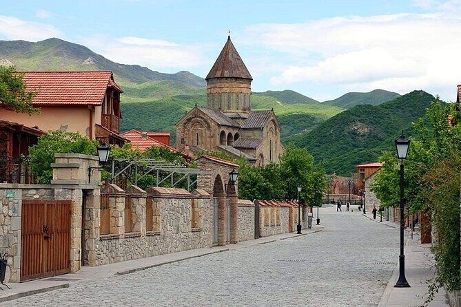 Ancient Georgia Group Tour: Mtskheta,Jvari, Gori, Uplistsikhe - Getting the most from a small group and a switching-languages day
