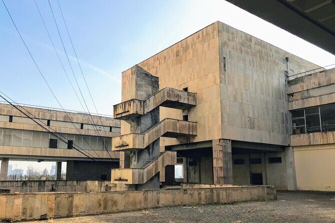 Brutal Tbilisi: Urban exploration and untold stories - Stop 5: Nutsubidze Skybridge and the 70-Meter Walk