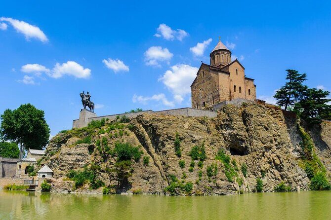 City tour Tbilisi on red bus - Quick hits before you ride