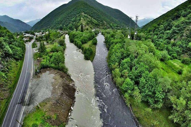 Day tour to mountains Jinvali lake, Ananuri, Kazbegi, Arch friendship - Group Size, Timing, and Comfort: The Real Day-Trip Priorities