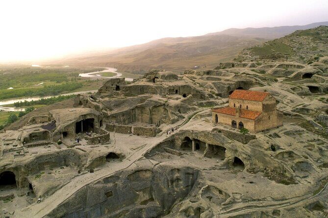 Day Tour to Mtskheta, Gori (Stalin museum) and Uplistsikhe - Stop 3: Gori Fortress on the hill—power, repairs, and changing roles