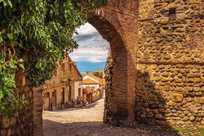 Day Trip to Kakheti Wine Region Including 9 Wine Tastings - Sighnaghi’s walking walls: City of Love with a viewpoint lunch