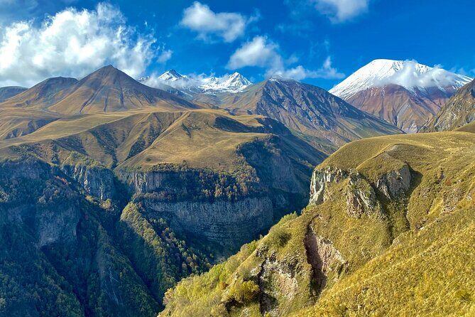 Day Trip to Kazbegi and Gudauri - Ananuri Fortress Ensemble: Temples, Stone Carvings, and a River View