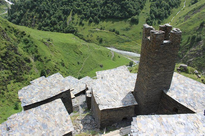 Five days tour to Khevsureti (Abudelauri lakes) & Kazbegi with hikes. - Day 3: Ananuri Fortress Stop and a Kazbegi Transfer Day