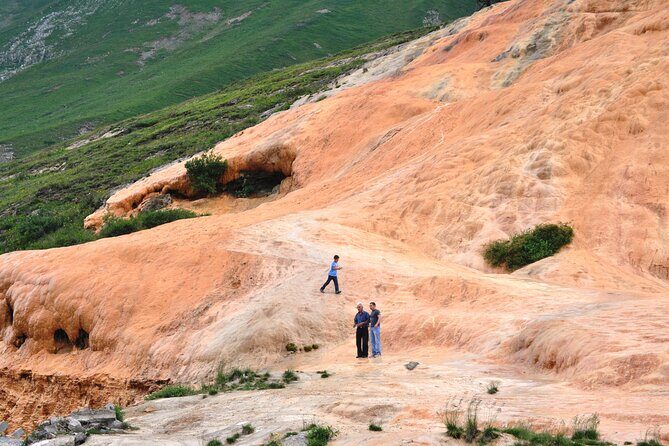 From Tbilisi: Kazbegi, Gudauri & Ananuri Day Trip - Stepantsminda: Clean Air, Real Time, and the Climatotherapy Angle