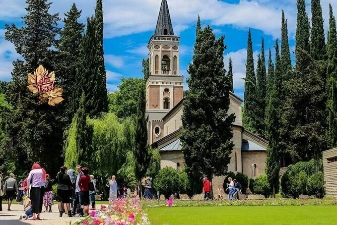From Tbilisi Magical Kakheti – Sighnaghi, Bodbe & Chronicles Tour - Sighnaghi Town Walk: Colorful Balconies, Crafts, and Cobblestones