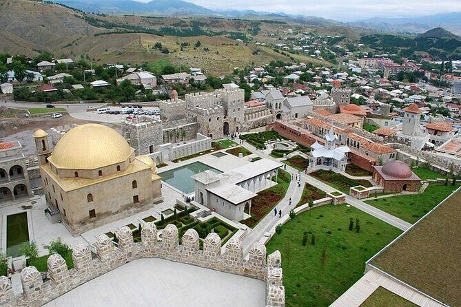 Full Day Private Tour in Vardzia, Rabati and Borjomi with Guide - Rabati Castle and its mosque-church mix in 1 hour