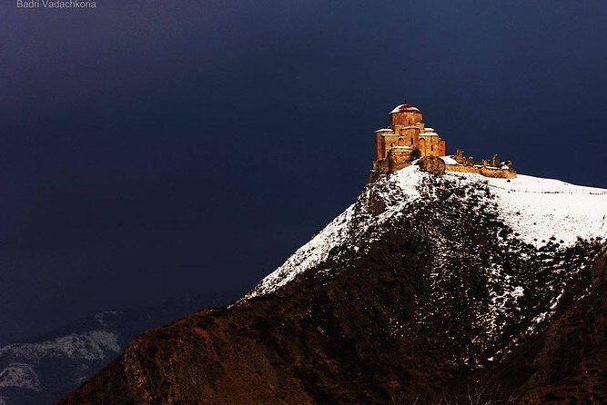Full Day Tour of Tbilisi and Mtskheta - Abanotubani: Sulfur Baths District and the Falcon Legend