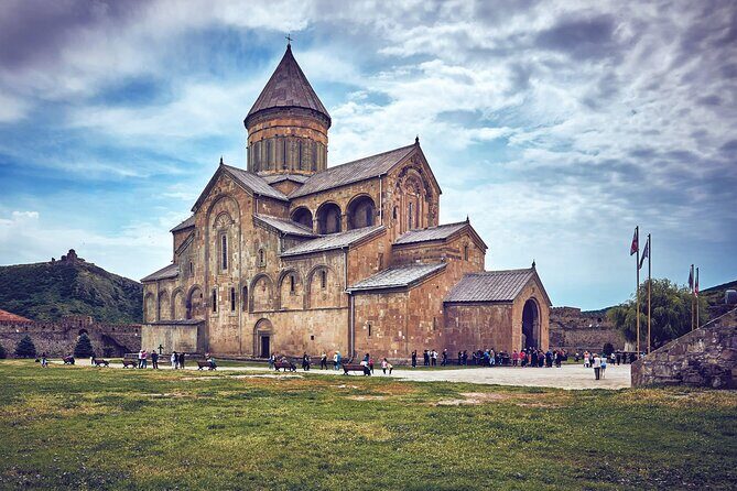 Group Day Tour of Mtskheta,Jvari,Samtavro - Stop 1: Jvari Monastery and its UNESCO hilltop story