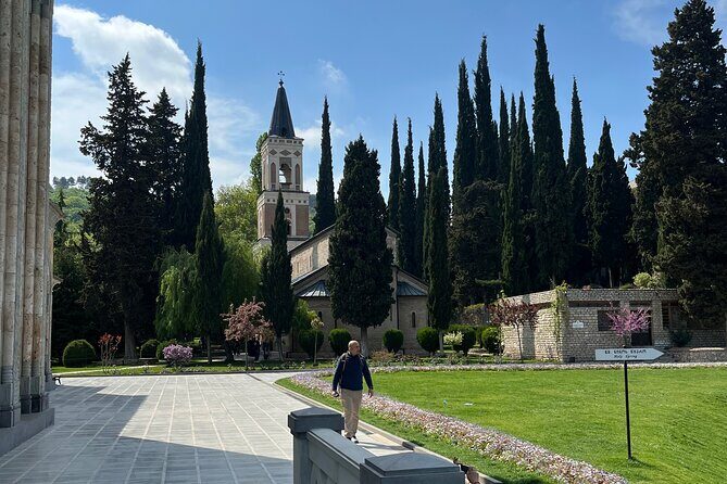 Kakheti-Sighnaghi Day Trip with wine tasting and Bodbe Monastery - Stop 3: Sighnaghi, City of Love, and Its Wall of 23 Towers