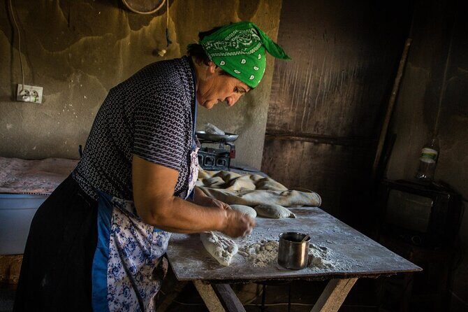 Kakheti - Small wineries and family-cooked lunch • Private tour - Sighnaghi, City of Love vibes, and the wall climb
