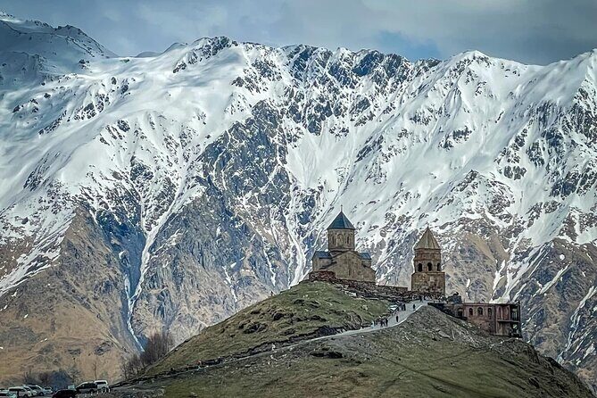 Kazbegi-Ananuri-Gudauri: Epic Views & History (Group) - Dariali Winery: tasting time with mountain-pass views