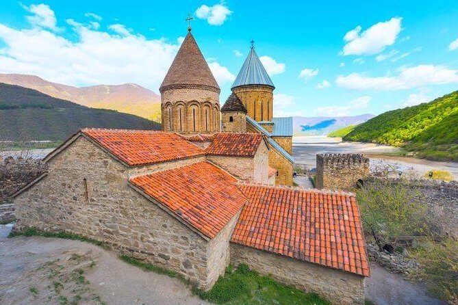Kazbegi Full-Day Private Tour with Scenic Stops from Tbilisi - Gergeti Trinity Church Near 2,170 Meters: The Iconic View Stop