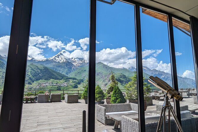 Kazbegi & Gudauri Private Full-Day Tour From Tbilisi - Sno Village giant faces: local handmade statues and a quick stop