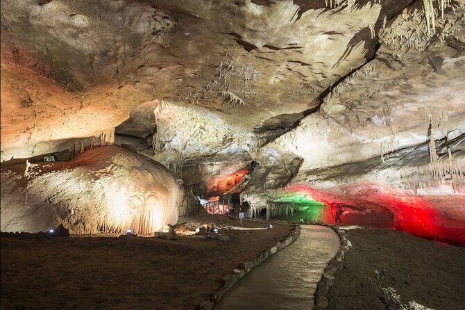 Martvili Canyon, Prometheus Cave, Kutaisi. from Tbilisi. (group tour) - Guide and group management: when English helps (and when it doesn’t)