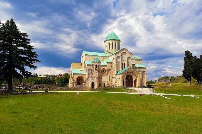 Martvili Canyon & Prometheus Caves Private Day Tour from Tbilisi - Kutaisi’s Bagrati Cathedral: Ukimerioni Hill and a reconstruction story