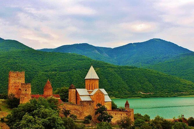 Mtskheta, Ananuri, Gudauri and Kazbegi Full Day Tour from Tbilisi - Stop 2: Jvari Church and the confluence viewpoint