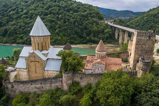 Mtskheta, Ananuri, Gudauri and Kazbegi Full Day Tour from Tbilisi - Stop 4: Ananuri Fortified Castle Ensemble on the Aragvi River