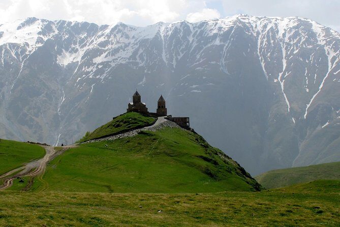 Mtskheta, Ananuri, Gudauri and Kazbegi Full Day Tour from Tbilisi - Stop 5: Russian Georgian Friendship Monument and valley/mountain views