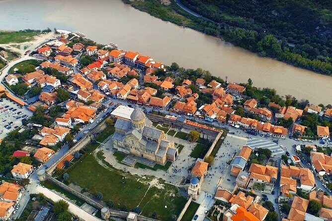 Mtskheta - Gori - Uplistsikhe caves • Private tour - Lunch and Timing: How to Keep the Day Comfortable