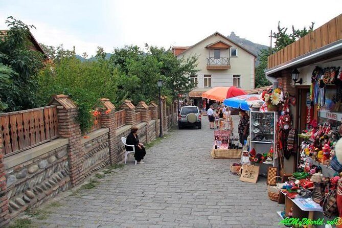 Mtskheta, Jvari, gori, uflistsikhe, history and panorama (group tours) - Lunch at the restaurant stop: what to expect and how to plan