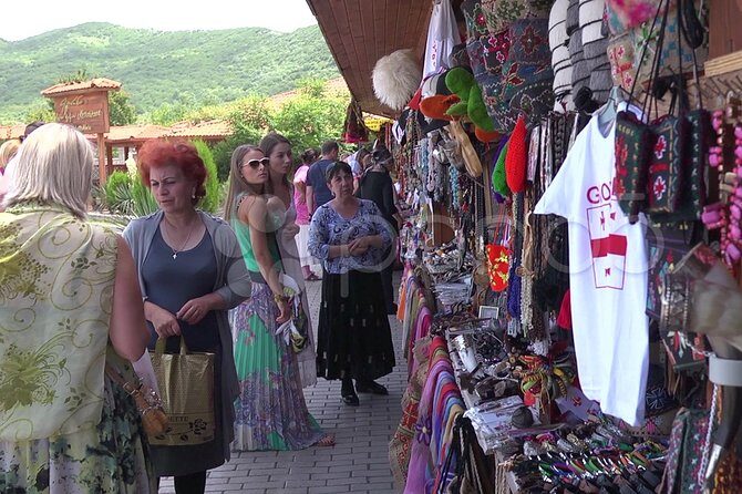 Mtskheta - Jvari - Samtavro, the cradle of Georgian Christianity. (group tours) - Guides and interpretation: what makes the stories click (George and Liza as examples)