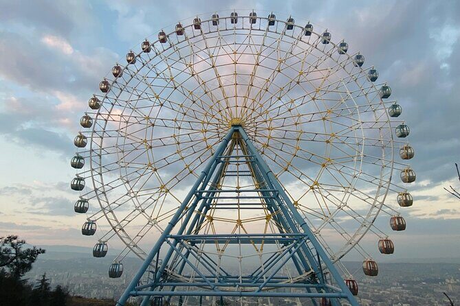 New Cable Car Mtatsminda with Three Lagidze Lemonade Tasting - Mtatsminda Amusement Park: what to do once you reach the top