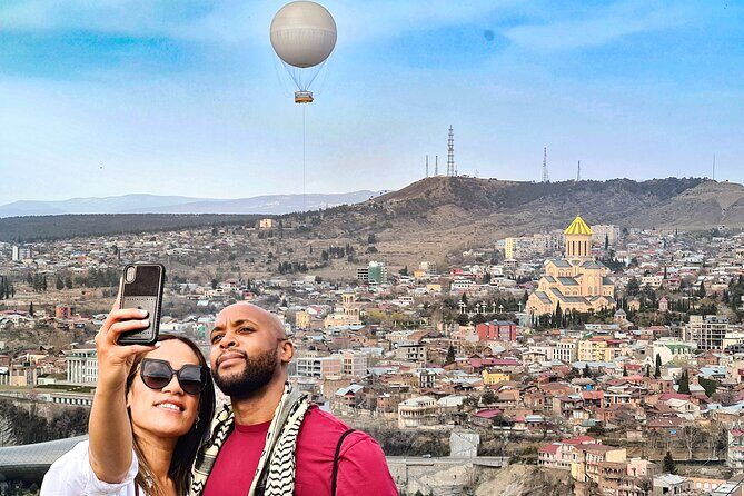 Old Tbilisi Highlights walking tour with wine & 10 tastings - How the Route Feels: Pace, Group Size, and When to Wear the Right Shoes