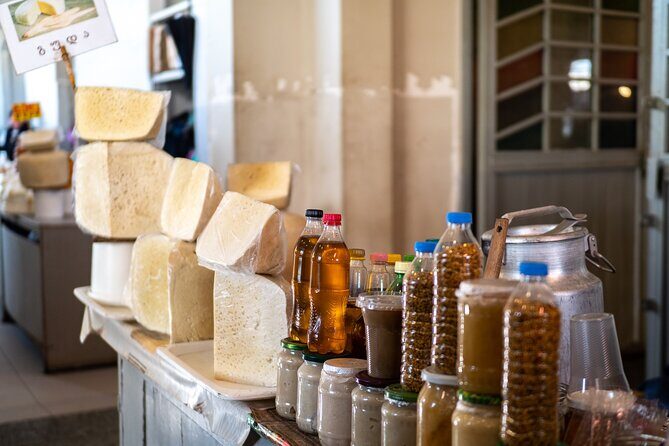 Old Town and Beyond: A Tbilisi Silk Road Feast with Culinary Backstreets - Underground Azeri tea and the Old Town warm-up