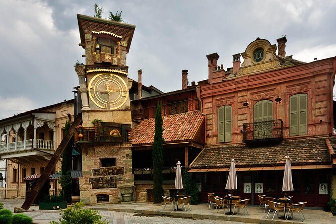 Private Day Tour - Old Town Tbilisi - Bridge of Love and Jan Shardeni Street: small details that say a lot