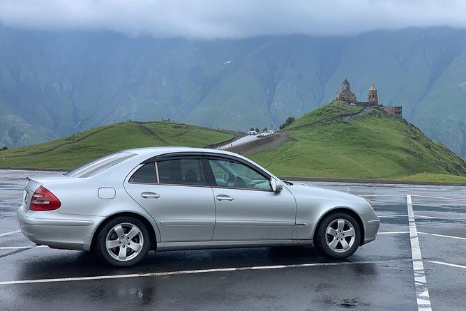 ️Private Full-Day Tour to Mtskheta and Kazbegi(stepantsminda) from Tbilisi - Panorama Gudauri: Views Over the Caucasus From a Ski-Resort Town