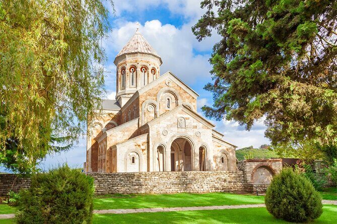 Private Tour From Tbilisi to Kakheti Sighnaghi with Wine Tasting - Kakheti in one day: wine, bread, and Signaghi’s walls