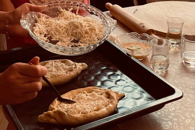 Taste of Georgia. Cooking-Class Khinkali, Khachapuri and more - How the meal fits together: starter, main, and a glass of Georgian wine