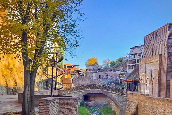 Tbilisi Explorer: Essential Walking Tour for First-Timers - Jumah Mosque, Kartlis Deda, and Metekhi: Big Landmarks in a Tight Walk