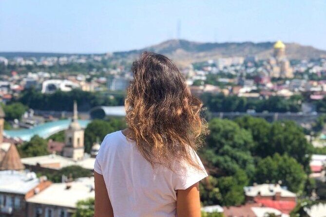 Tbilisi:Evening Walking & Talking Tour with Wine & Boat Ride - The Evening Route: Squares, Avenues, and River Lights