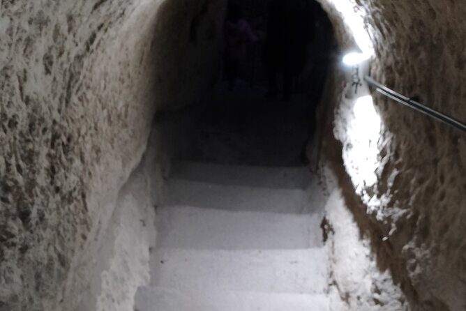 Tour planning in Georgia - Sample Route 4: Rabati Castle and Vardzia Caves (Big Drama, Long Day)