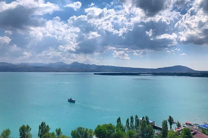 Tour to Yerevan Sevan Dilijan Armenia from Tbilisi 2 days - Vernissage Market: Yerevan souvenirs with a clear geography