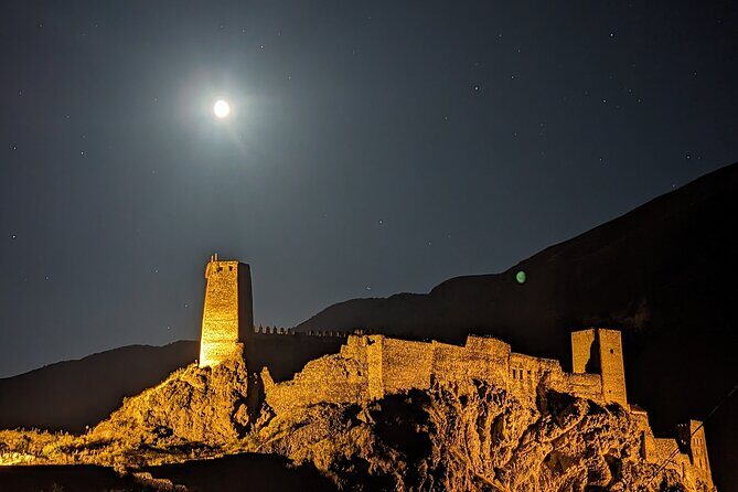 Vardzia. Lake Paravani, Khertvisi & Lomisa castle, Rabati - Khertvisi Fortress: ancient walls with river views